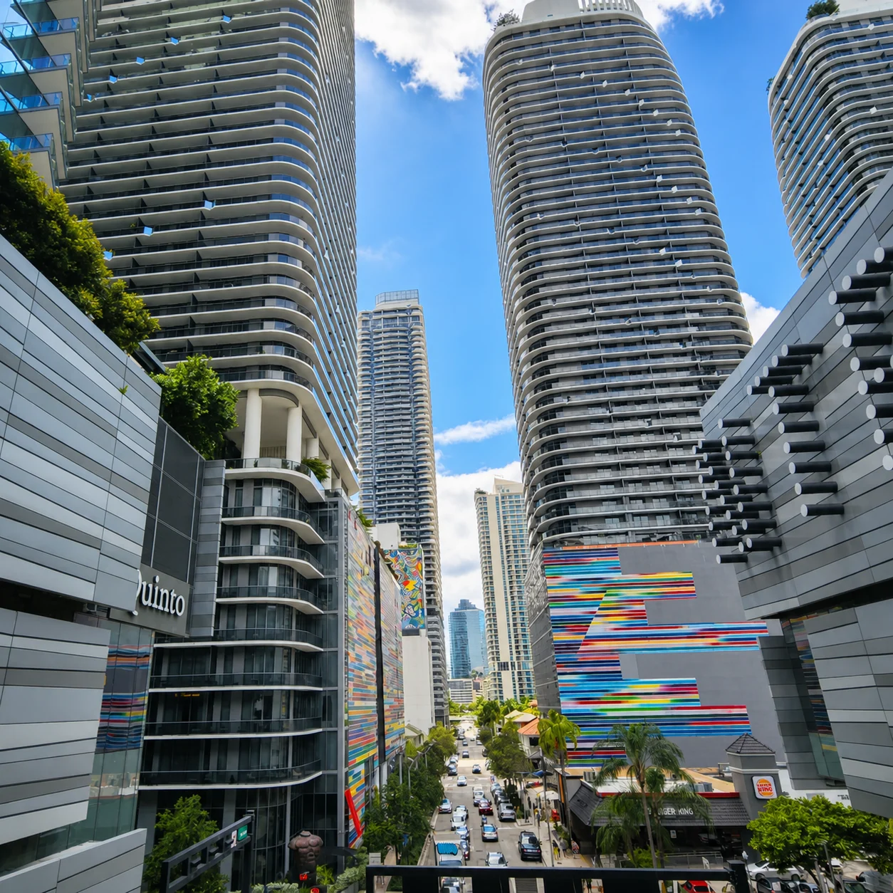 Arquitectura contemporánea y edificios de Brickell en Miami