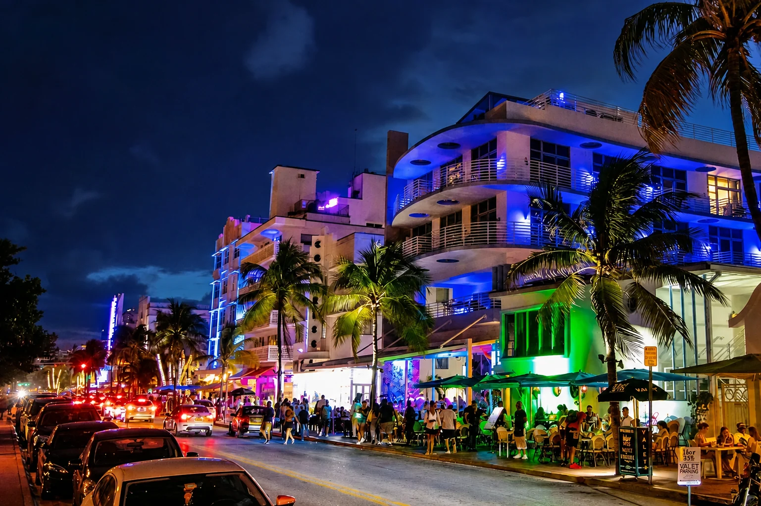 Edificios Art Déco, restaurantes y vida nocturna de Ocean Drive